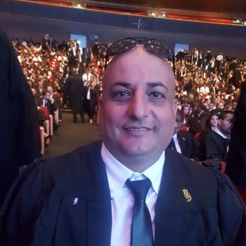  עו"ד גולן אבורוס מפתח תקווה: מאוברול של מכונאי רכב לגלימת עורך דין - פרקליטים ועורכי דין - עו"ד בפתח תקווה