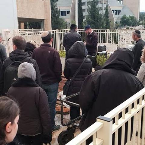 שרד את השואה ואת הקרב בנבי יושע: נערכה לוויה מכובדת לניצול שואה בן 94 - חדשות בפתח תקווה