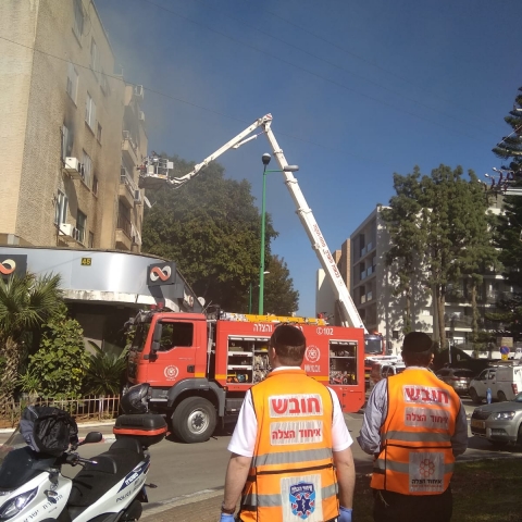 שריפה פרצה בדירה ברח' הנשיאים פינת רח' לוין בפתח תקווה (וידיאו) - חדשות בפתח תקווה
