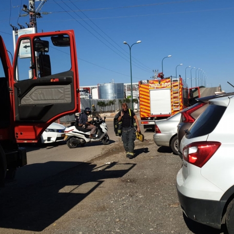 חומצה נשפכה על הכביש סמוך למפעל טביב באזור התעשייה סגולה פתח תקווה - איכות הסביבה וחזות העיר בפתח תקווה