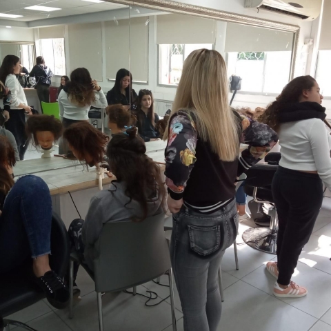 בקרוב: מספרה קהילתית לאזרחים ותיקים ברחוב קפלן בפתח תקווה - קהילות בפתח תקווה