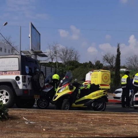 גבר בן 35 נמצא ברכבו ללא רוח חיים ברחוב זרובבל בפתח תקווה - חדשות בפתח תקווה