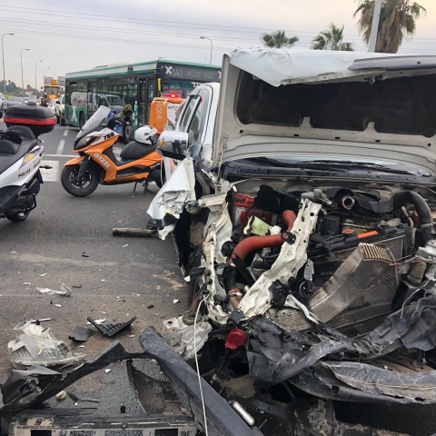 2 פצועים קל בתאונת דרכים סמוך לצומת ירקון - חדשות בפתח תקווה