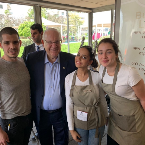 נשיא המדינה הגיע לשכונת כפר גנים בפתח תקווה - חדשות בפתח תקווה