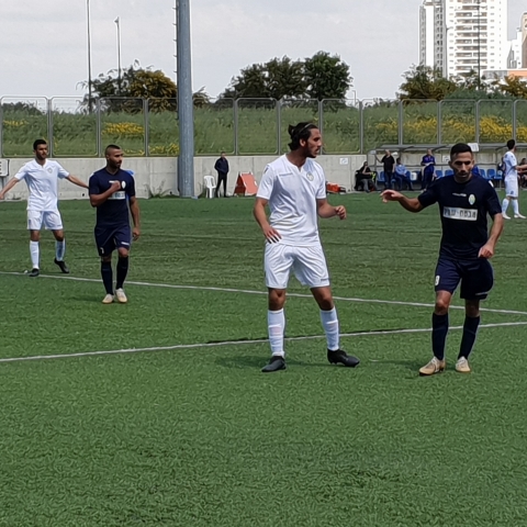 זעם בהפועל מחנה יהודה על השופט על תוספת הזמן: ספגו שער בדקה ה - 98 - ספורט בפתח תקווה