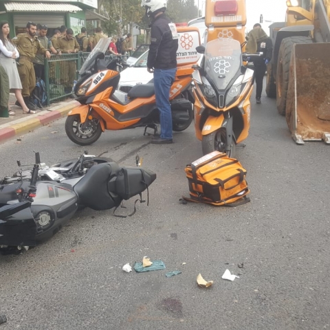 רוכב אופנוע נפצע בינוני מפגיעת טרקטור סמוך לצומת סירקין בפתח תקווה - חדשות בפתח תקווה