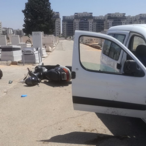 2 פצועים בתאונת דרכים בבית עלמין סגולה בפתח תקווה - חדשות בפתח תקווה