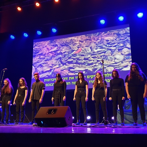  העצרת המרכזית לזיכרון לשואה ולגבורה בפתח תקווה (וידיאו) - חדשות בפתח תקווה