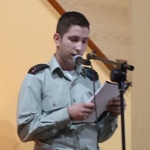 עשרות חיילים ובני נוער בטקסי יום הזיכרון בעמותת "עמך" (וידיאו) - קהילות בפתח תקווה