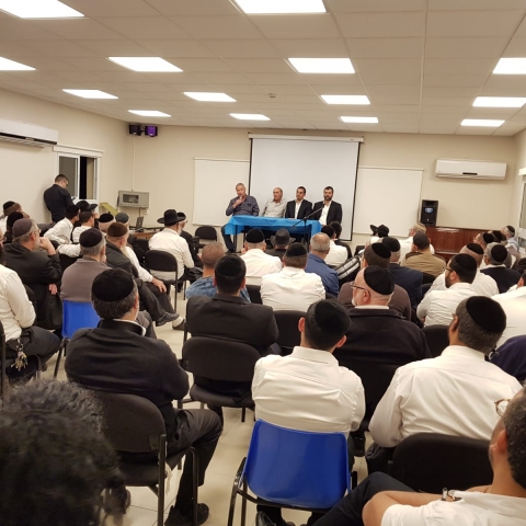 חברת כ.פ.ל שלחה הזמנות לשימוע לפני פיטורין ל- 47 משגיחי כשרות בפתח תקווה - חדשות בפתח תקווה