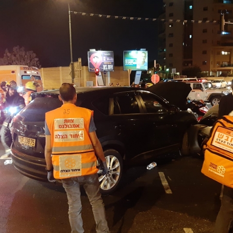 5 פצועים בתאונת דרכים ברחוב הושע בפתח תקווה - חדשות בפתח תקווה