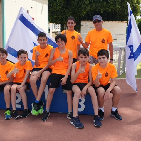 קבוצת הריצה של הילדים מהדר המושבות הגיעה להישגים באליפות מכבי בהדר יוסף - ספורט בפתח תקווה