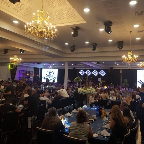 מחלקת הנוער של הפועל פ"ת חגגו סיום עונה עם ברכות משחקני עבר - ספורט בפתח תקווה