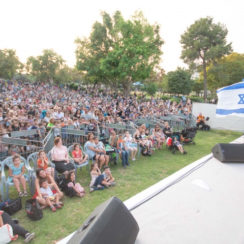 צפו בחגיגת "שבועות מהאגדות" בפתח תקווה (וידיאו) - תרבות ופנאי בפתח תקווה