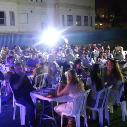 חגיגת שבועות שמחה של שכונת המרכז השקט בפתח תקווה (וידיאו) - קהילות בפתח תקווה