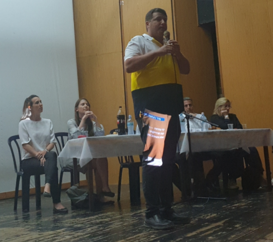 גרינברג הפסיק מפגש, בשכונת הדר גנים בפתח תקווה בנושא נתיבי תחבורה ציבוריים (וידיאו) - חדשות בפתח תקווה