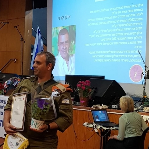 אילן קרני תושב פתח תקווה זכה באות הוקרה על התנדבות ותרומה לקהילה - קהילות בפתח תקווה