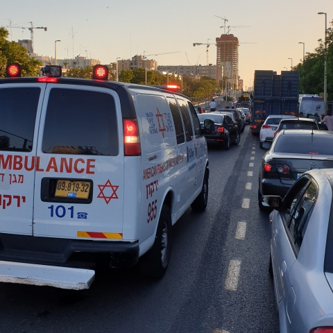 "יש לך אוטו אז תסבול" (וידיאו) - חדשות בפתח תקווה