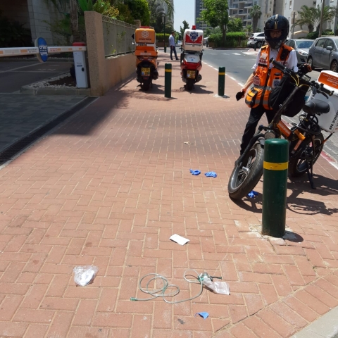 צעיר התמוטט ואיבד את ההכרה ברחוב כצנלסון בפתח תקווה - חדשות בפתח תקווה