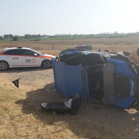4 פצועים בהתהפכות ריינג'ר בשטח פתוח בין קיבוץ עינת לכפר סירקין - חדשות בפתח תקווה