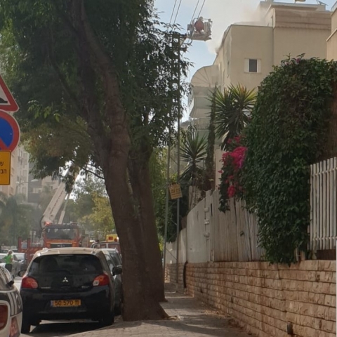 2 פצועים בשריפה שפרצה בדירה ברחוב השלושה בפתח תקווה - חדשות בפתח תקווה