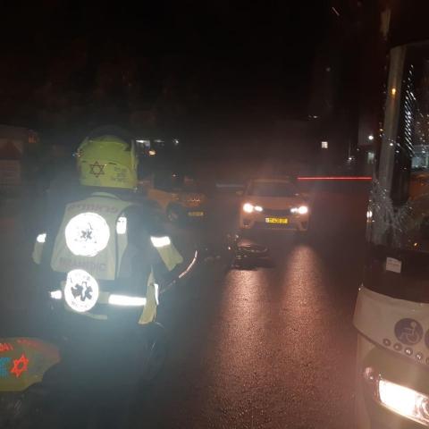 רוכב אופניים נפצע בינוני מפגיעת אוטובוס ברחוב מבצע קדש בפתח תקווה - חדשות בפתח תקווה