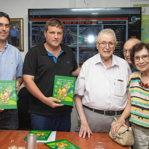 עו"ד משה הרצוג מותיקי פתח תקווה נפגש עם ראש העיר - פרקליטים ועורכי דין - עו"ד בפתח תקווה
