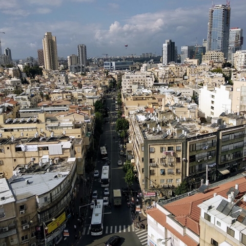 סחט באיומים וביצע עבירת מין באישה, לקוחה בבית העסק - חדשות בפתח תקווה