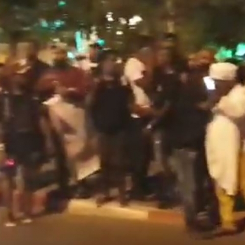 עשרות מבני הקהילה האתיופית הפגינו נגד היועמ"ש (וידיאו) - חדשות בפתח תקווה