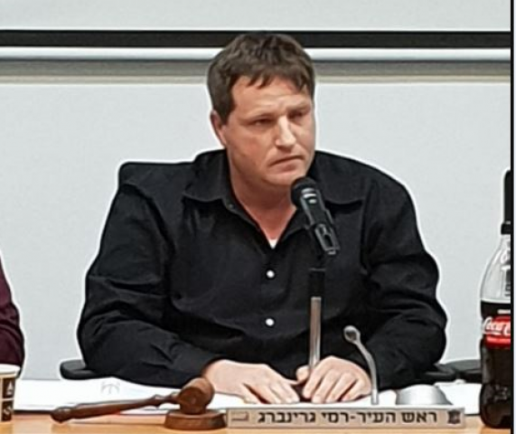גרינברג מהלך אימים על מרשי כדי למנוע ממנו להביע את דעותיו ועמדותיו על המתרחש בעיר - חדשות בפתח תקווה