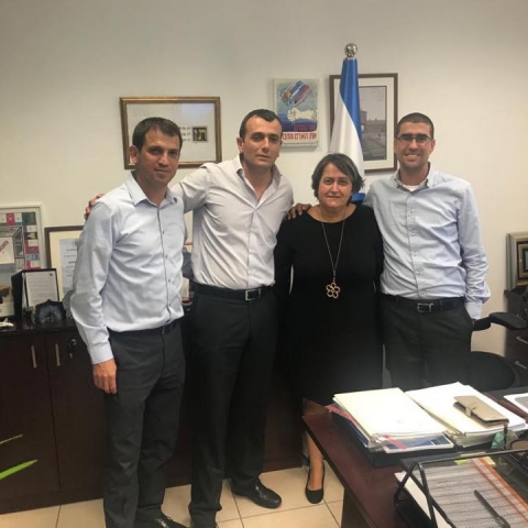לאור ההסכם בין הסתדרות המורים למשרד האוצר, שנת הלימודים נפתחה כסדרה - חדשות בפתח תקווה
