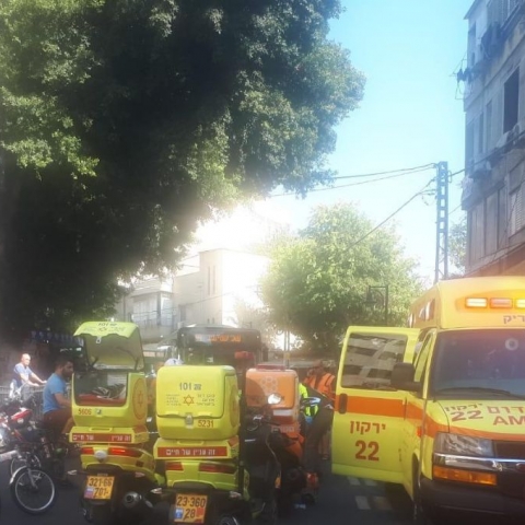 חמישי ברח' בן יהודה: אישה נמצאה מעורפלת הכרה עם מכת חום - חדשות בפתח תקווה