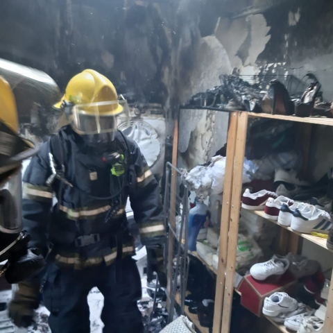 שריפה ב-2 מוקדים בפתח תקווה: במאפיה ברח' ירקונים ובבית פרטי ברח' עובדיה - חדשות בפתח תקווה