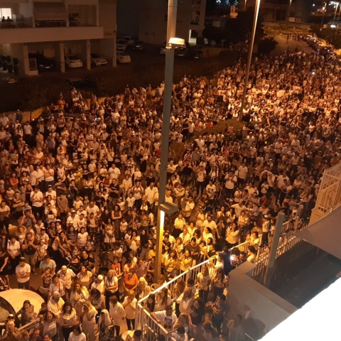 המוני תושבים ציינו את יום כיפור בבית כנסת בראשית בשכונת אם המושבות בפתח תקווה - קהילות בפתח תקווה