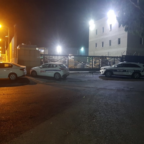 פרצו לעסק באזור התעשייה סגולה, נקלטו בעדשת המצלמה ונמלטו - חדשות בפתח תקווה