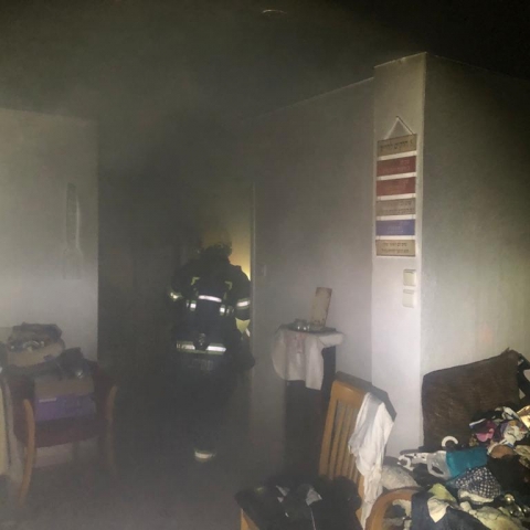 אישה חולצה במצב קל משריפה שפרצה ברחוב השופטים - חדשות בפתח תקווה
