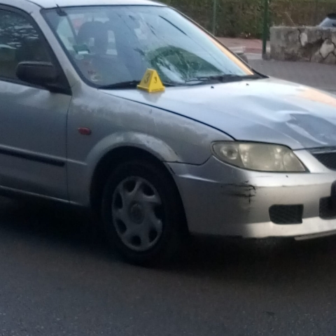 הולכת הרגל שנפצעה באורח בינוני מפגיעת רכב ברחוב ז'בוטינסקי בפתח תקווה - חדשות בפתח תקווה