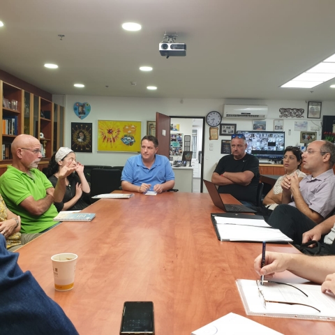 נקבעו דרכי הפעולה למניעת מפגעי האוויר באם המושבות - חדשות בפתח תקווה