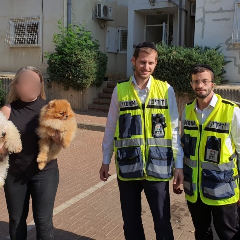 שוב ננעל אהוב חסר ישע ברכב של בעליו - בעלי חיים בפתח תקווה