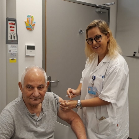 החורף בפתח: אלפים בפתח תקווה כבר הגיעו להתחסן נגד שפעת - בריאות בפתח תקווה