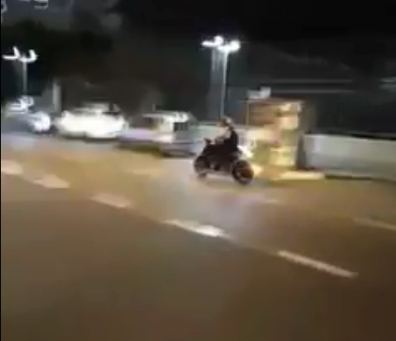 אופנועים ברעש מחריש אוזניים ובנהיגה מסוכנת בלב שכונת מגורים - חדשות בפתח תקווה