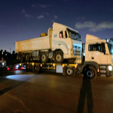 נלכדו 2 משאיות שהשליכו חומרי בניין בניגוד לחוק - חדשות בפתח תקווה