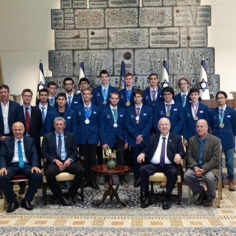אלמוג ולד, תלמיד אחד העם זכה כחבר בנבחרת ישראל במדלית כסף באולימפיאדת מדעי המחשב - חינוך בפתח תקווה