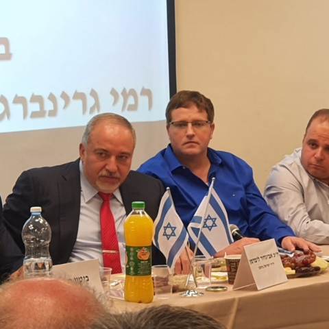 ח"כ ליברמן דחה את הניסיונות של גרינברג וראשי הרשויות לשכנעו להצטרף לממשלת ימין צרה (וידיאו) - חדשות בפתח תקווה
