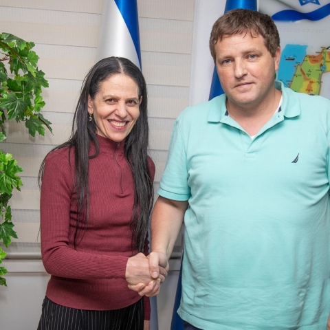 גרינברג נפגש עם הרופאה של המדינה - חדשות בפתח תקווה
