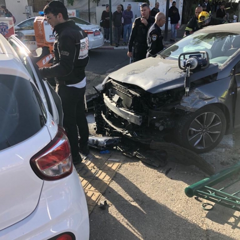 2 נשים ו- 2 גברים נפצעו בתאונת דרכים בדרך ז'בוטינסקי בפתח תקווה - חדשות בפתח תקווה