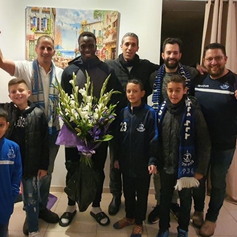 נהמו כמו חיות והתבטאו בגזענות - ספורט בפתח תקווה