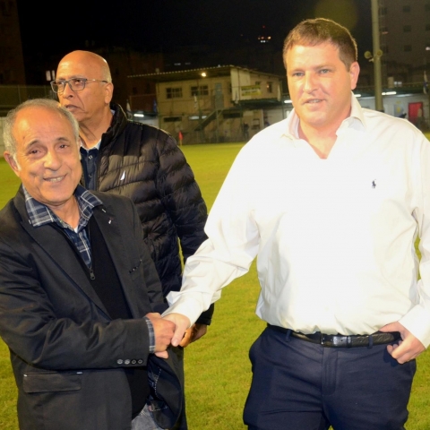 בתקווה לשחזור הימים המפוארים: נערך טקס לציון שדרוג המגרש של הפועל מחנה יהודה - קהילות בפתח תקווה