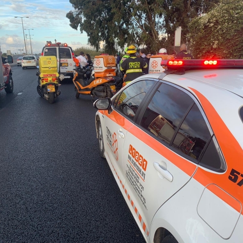 2 תאונות דרכים תוך שעתיים: רוכב אופנוע נפצע בינוני ו-2 נשים נפצעו קל - חדשות בפתח תקווה