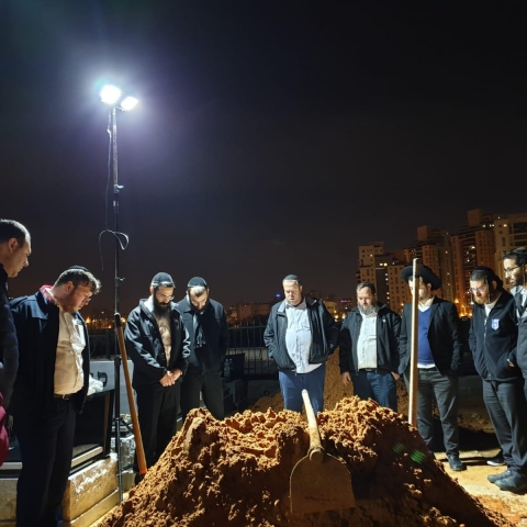 בן 56 בלבד, נפטר כשהוא לבדו, מספר תושבי העיר ומתנדבי זק"א חלקו לו כבוד אחרון - חדשות בפתח תקווה